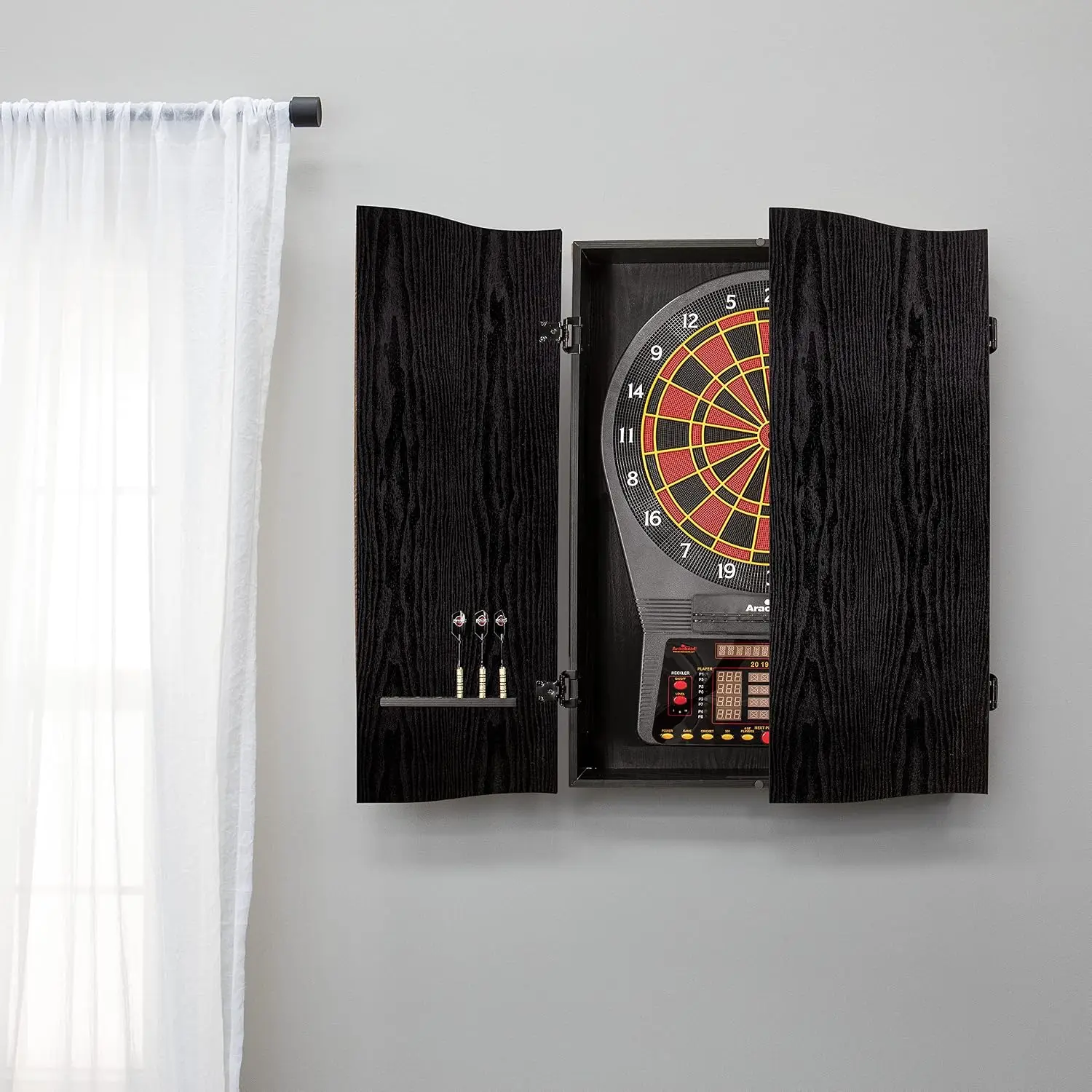 Czarna szafka na tarczę do dar – Electronic Dartboard Cabinet recenzja i cena