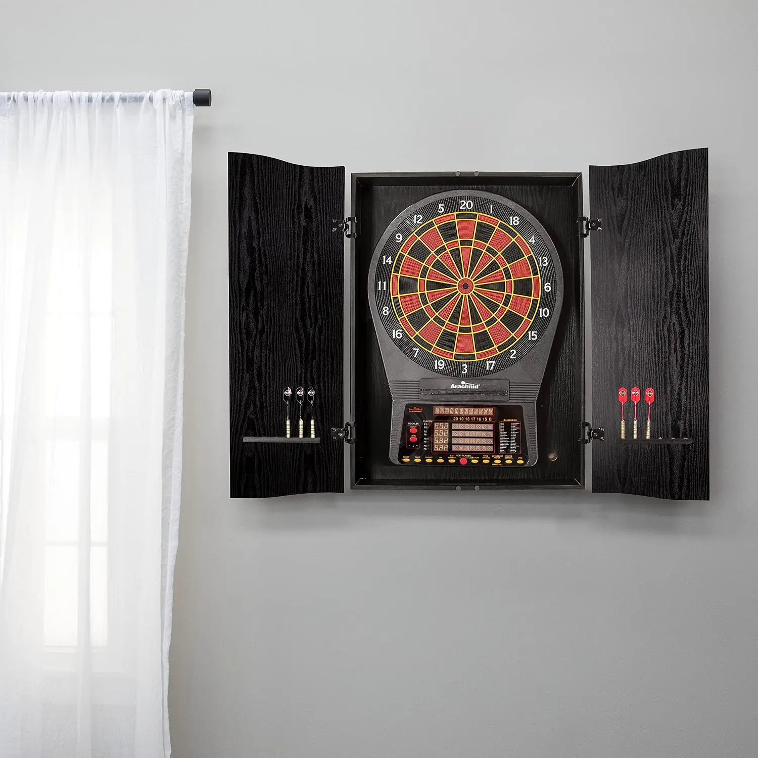 Czarna szafka na tarczę do dar – Electronic Dartboard Cabinet recenzja i cena